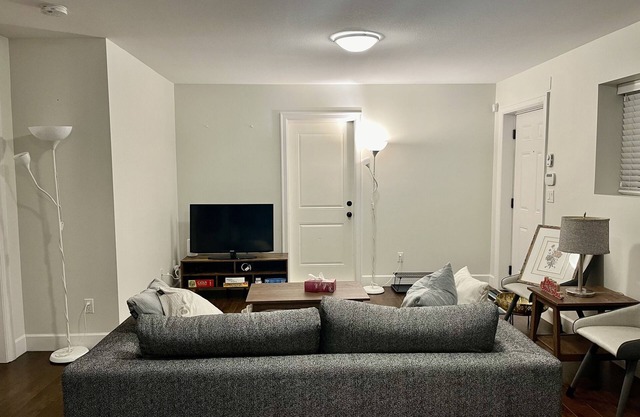 Basement 2bedroom 1bath unitnFully furnished with functional kitchen