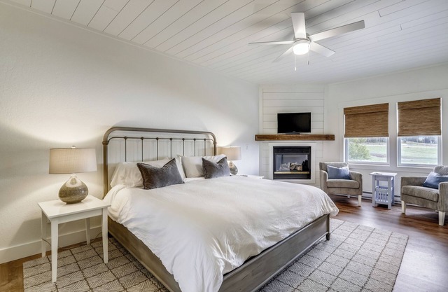 Bask in the Pond View of Room 5, Lake Access, Golf