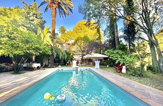 Bastide Provençale in a green setting An oasis not overlooked - all on foot