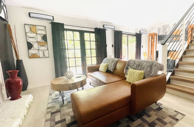 Battery Atlanta/Truist Park Area - Modern 3 Bedroom Townhouse