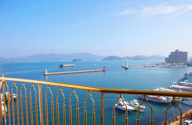 Bay Condo Hotel Tongyeong