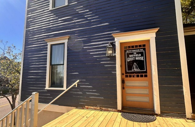 Bayfield Guest House - Entire Downtown Building