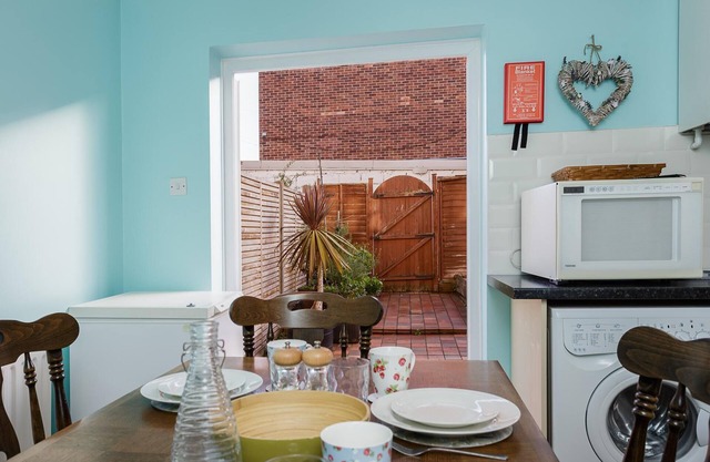 Bayfields - 2 Bedroom Homestay in Portsmouth