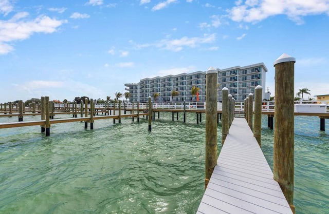 Bayfront Charm in Treasure Island – 3 Stylish Suites Close to the Sand