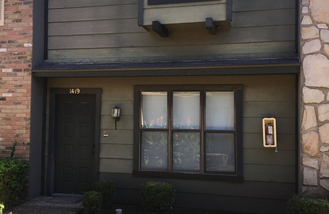 Baylor Bubble Stay Awhile - Gated Condo
