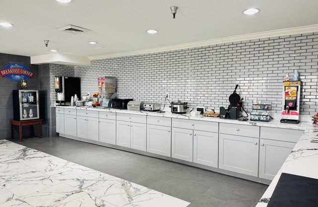 Baymont by Wyndham Louisville Airport South