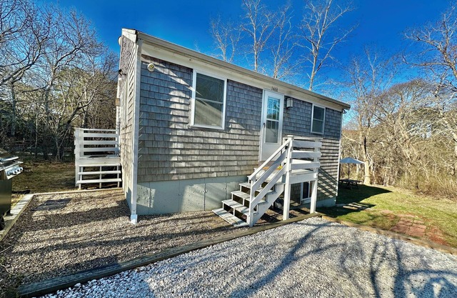 Bayside cottage near Marconi and Bike Path
