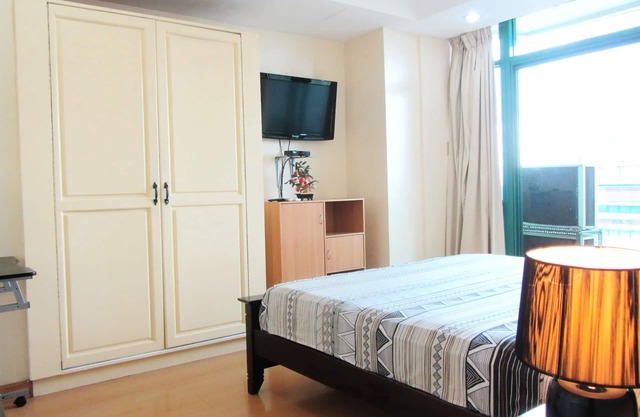 Baywatch Tower - Nicely decorated condo (50 m2) - Manila Bayview