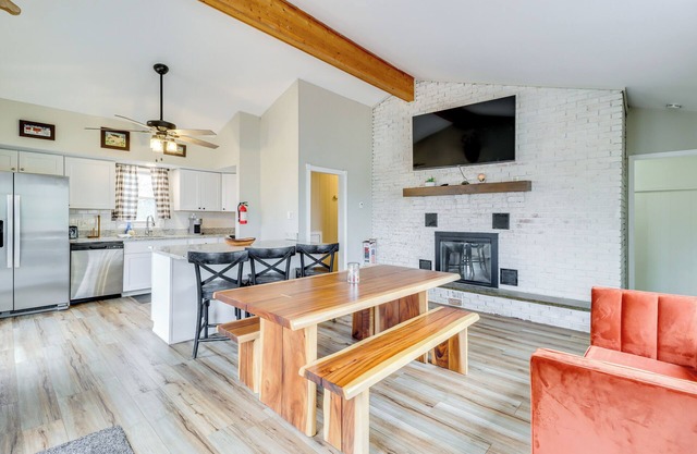 Beach Access: BBQ-Ready Poconos Family Getaway!