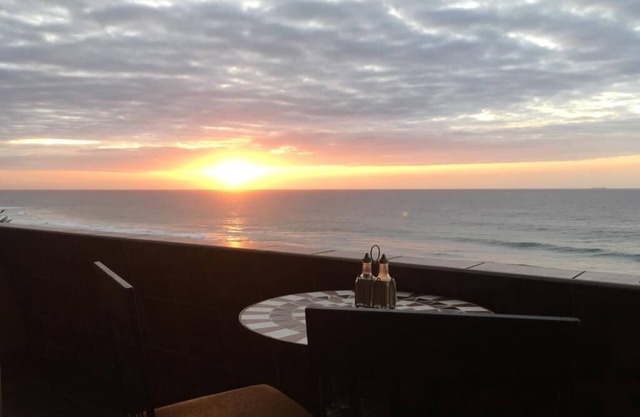 Beach apartment with breathtaking ocean views!