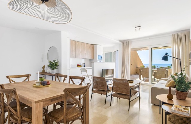 Beach apartment with terrace and private parking