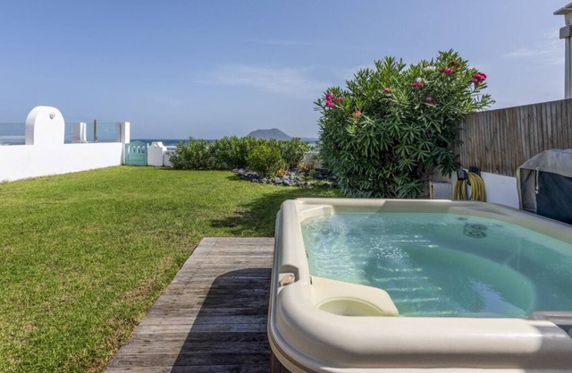 Beach Casa Helen - Two Bedroom Villa, Sleeps 4