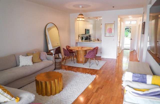 Beach City Condo 1 Mile from Downtown, Pacific Ocean & The Beach
