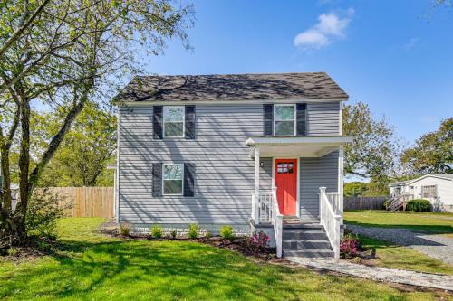 Beach Days and Dtwn Charm! Cape Charles Cottage