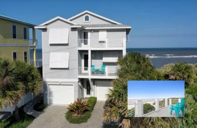 Beach Front House - Game Room - Outdoor Dining - Bunk Beds