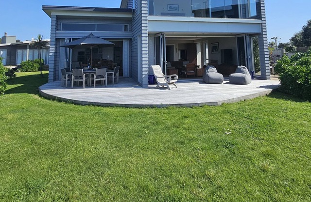 BEACH FRONT RESERVE SETTING