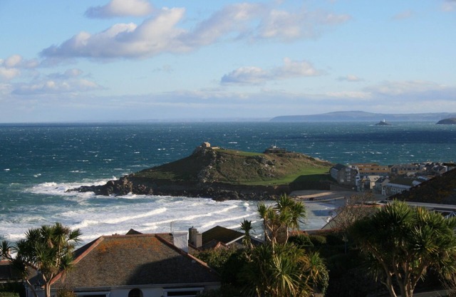 Beach Haven, St Ives - Sea views from the ground and first floor