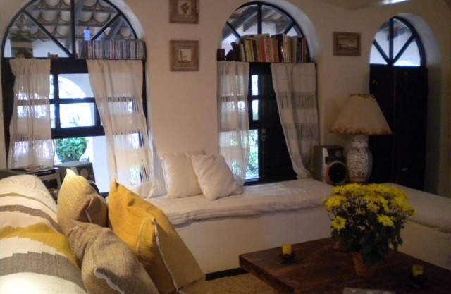 Beach House at Village Condo, charming, safe and 100mtrs. the beach.