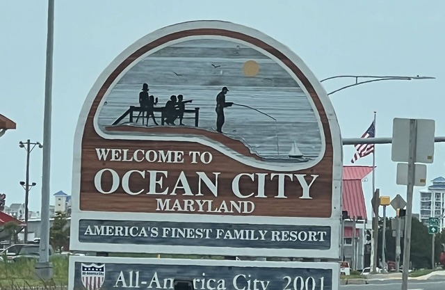 Beach house in ocean city only 4 m from the beach located in glen riddle golf