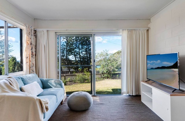 Beach House on Booth