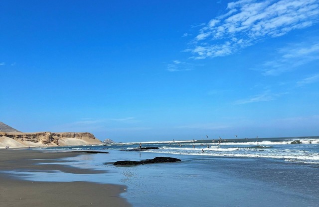 Beach House Puerto Malabrigo with Pool and Beach - All Year Round Surfing in Chicama