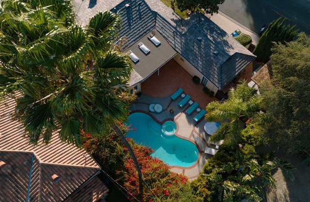 Beach & Mtns & city-private oasis, pool, jacuzzi under the stars