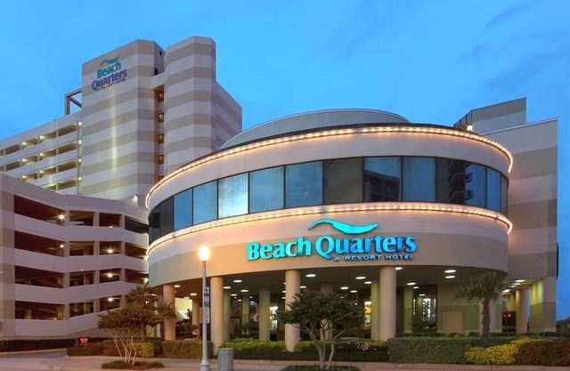 Beach Quarters Resort 4th of 1BR 1BA Oceanfront Sleeps Six