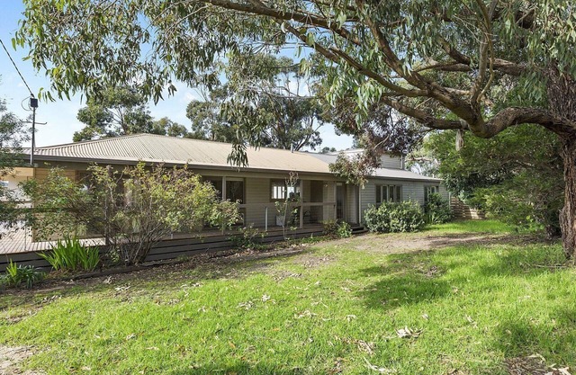 Beach Side - Free WIFI, Pet Friendly (FENCED) & Walk To The Beach