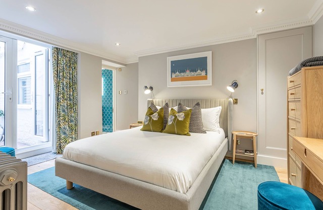 Beaches Brighton - Luxury Seafront Accommodation