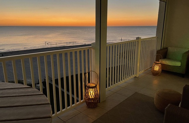 Beachfront 2 bedroom/2 bath monthly rental on Redington Shores