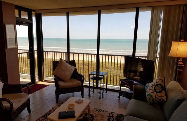 Beachfront 4th Floor, Unbelievable Views!