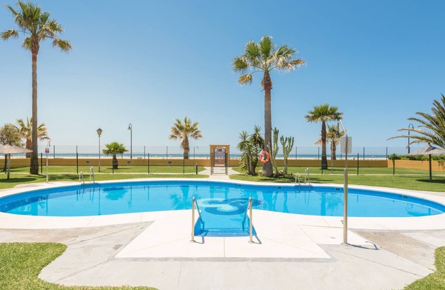 Beachfront apartment in Tarifa with pool