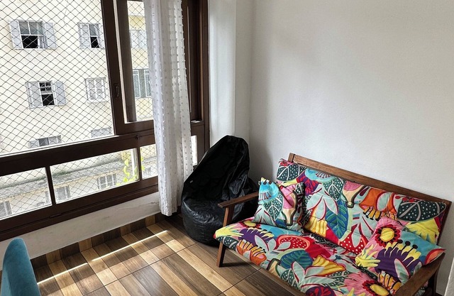 Beachfront Apartment in São Vicente, Biquinha Square, 1 minute from the beach!