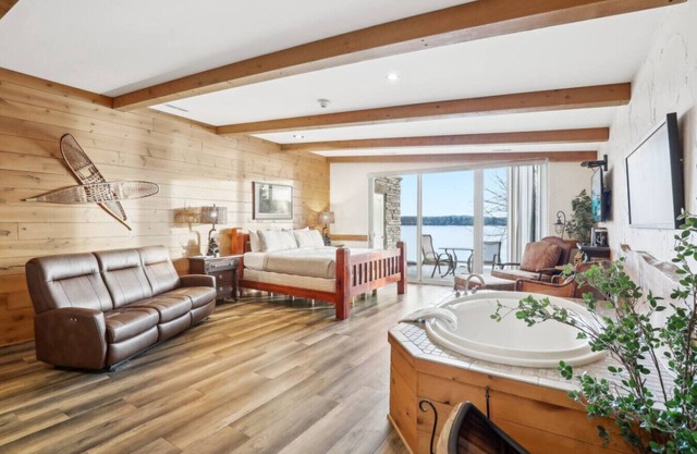 Beachfront Condo Retreat at Delton Grand