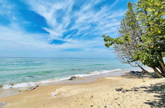 Beachfront Cottage along Lake Michigan Shores