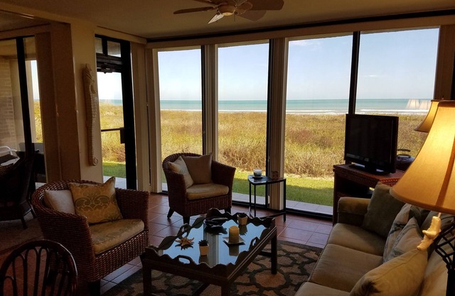 Beachfront Ground Floor - Steps to Beach, Unbelievable Views!