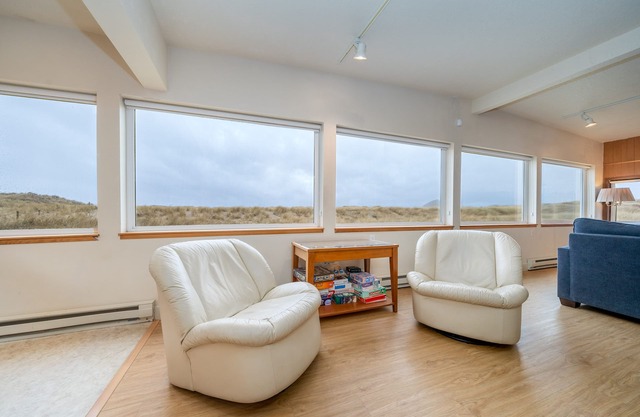 Beachfront Home, on the Sand and Pet Friendly!