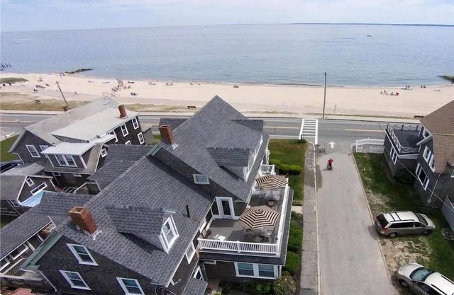 Beachfront Home Perfect For Large Groups! RPAM003