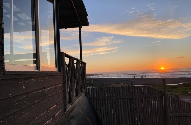 Beachfront House/Surf & Sun in Pichilemu- Infiernillo. Pet Friendly!