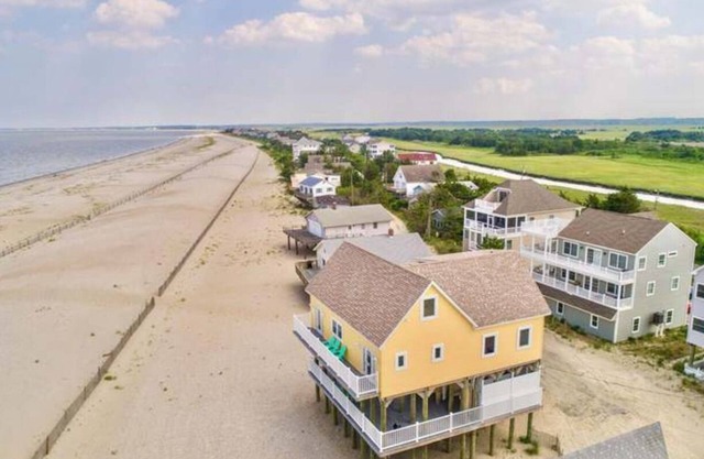 Beachfront I Expansive Deck I Dog Friendly I Spectacular 360 Views