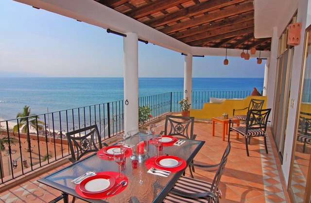 !BEACHFRONT IN THE CITY CENTER! SUMMERTIME SPECIAL, ONLY 225/NT!