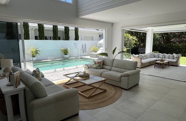 Beachfront Luxury House in SALT Village