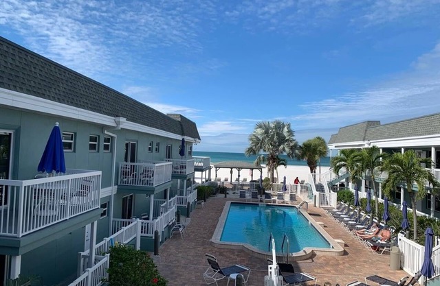 Beachfront One Bedroom Unit Weekly (November only)