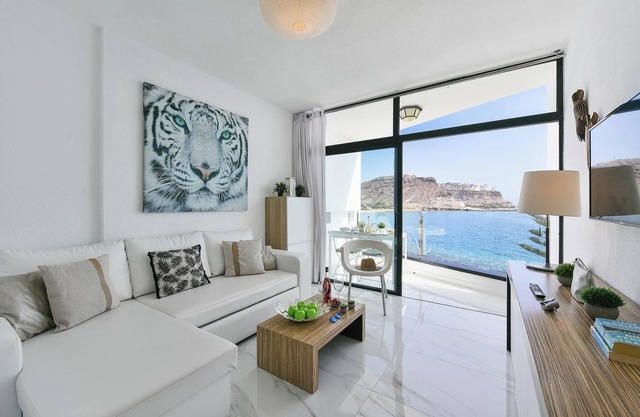 Beachfront Playa del Cura 4 by VillaGranCanaria