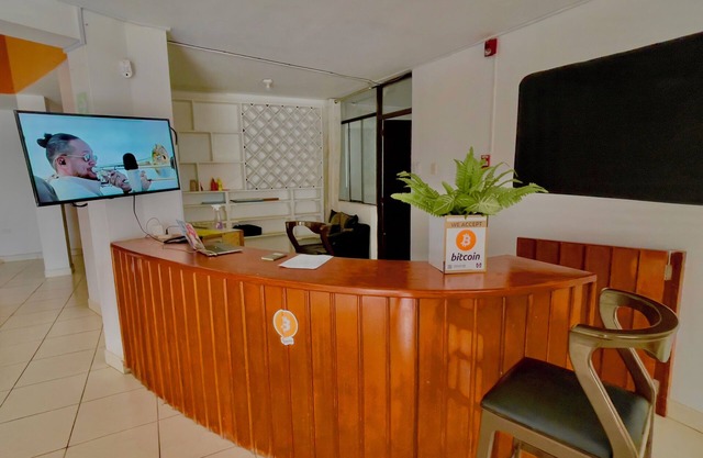 Beachfront rooms in tourist resort in Peru!