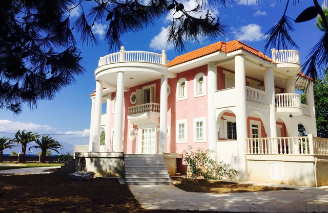 Beachfront Villa with Majestic Views - Peloponnese - 2 hours West of Athens