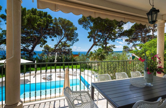 Beachfront Villa with heated private pool