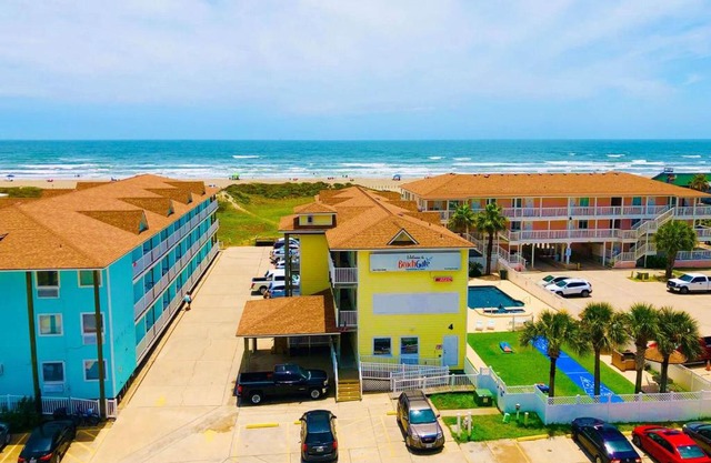 BeachGate CondoSuites and Oceanfront Resort