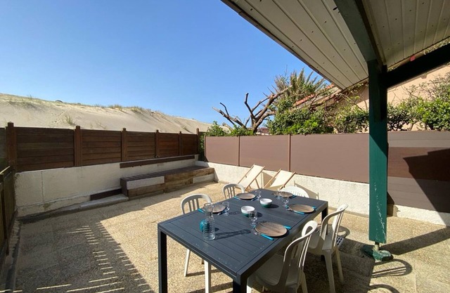Beachside Villa in Capbreton: Terrace, Parking, 2 BR & Loft, Pets Welcome