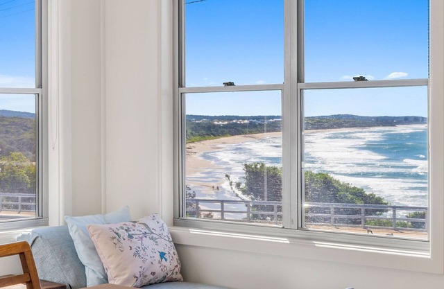 Beachview - Iconic Bonny Hills Retreat with Breathtaking Ocean Views